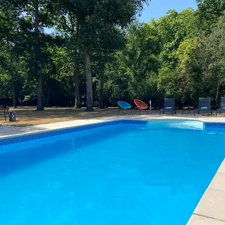 Luxe Aux Portes Du Circuit Piscine Chauffee アルナージュ